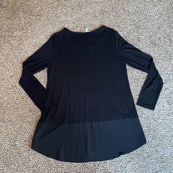 Size Medium Chaus New York black top with high/low hem - Picture 5 of 9
